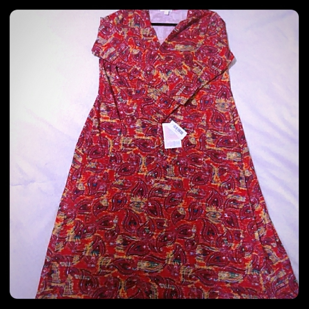 BNWT GORGEOUS L LuLaRoe Sarah.