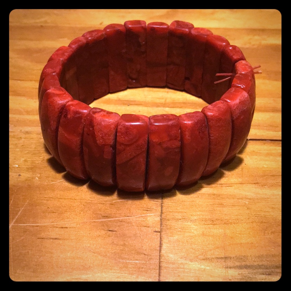 Red stone stretchy bracelet