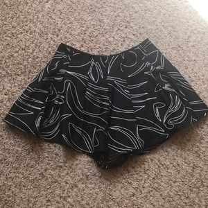 C/MEO COLLECTIVE black shorts.brand new.size S