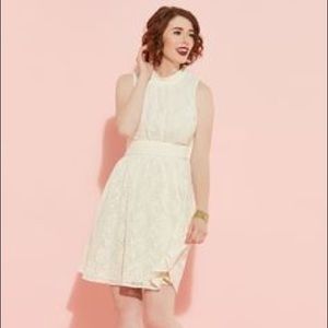 Windy City Lace Dress in Ivory