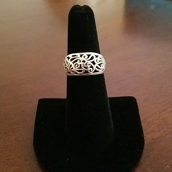 Jewelry - Sterling silver cut out dome ring