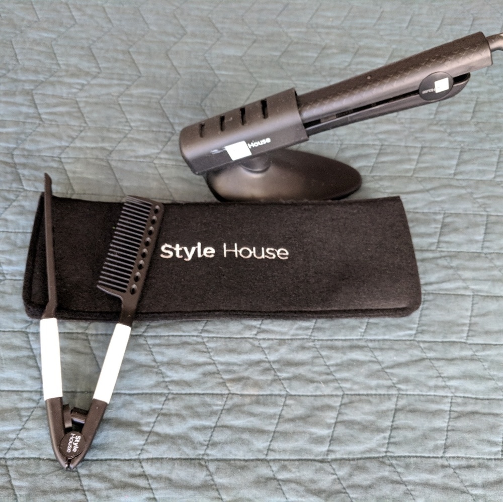 Style House Professional Styling Iron +accessories