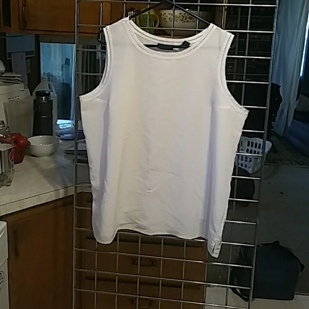 White tank/ blouse