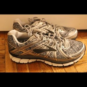 Limited Edition NYC Brooks Running Sneakers!
