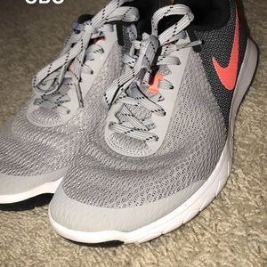 Nike tennis shoes