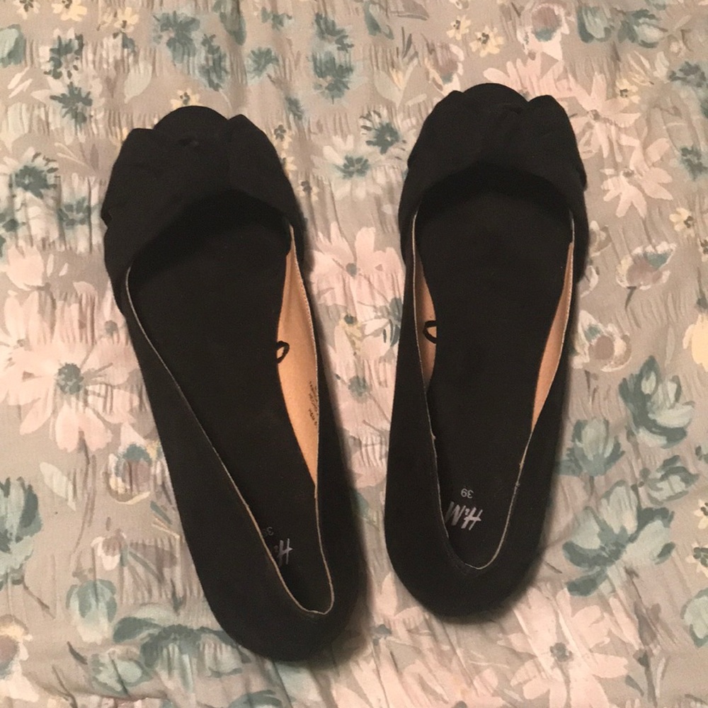 NWOT H&M black open toe flats
