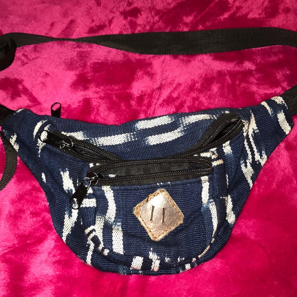 Blue retro fanny pack