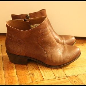 *LIKE NEW* Lucky Brand Brown Booties in Size 10