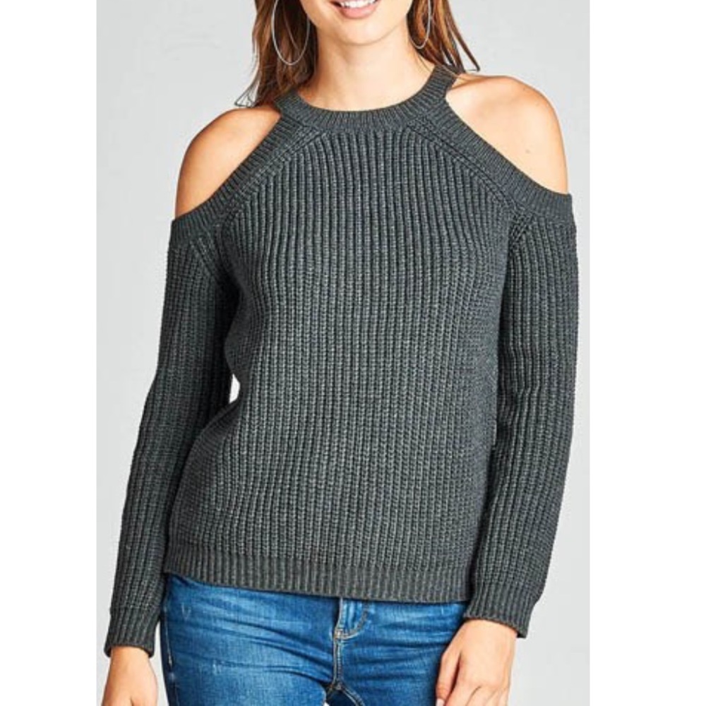 ‼️3 for $25‼️Gray Cold Shoulder Knit Sweater