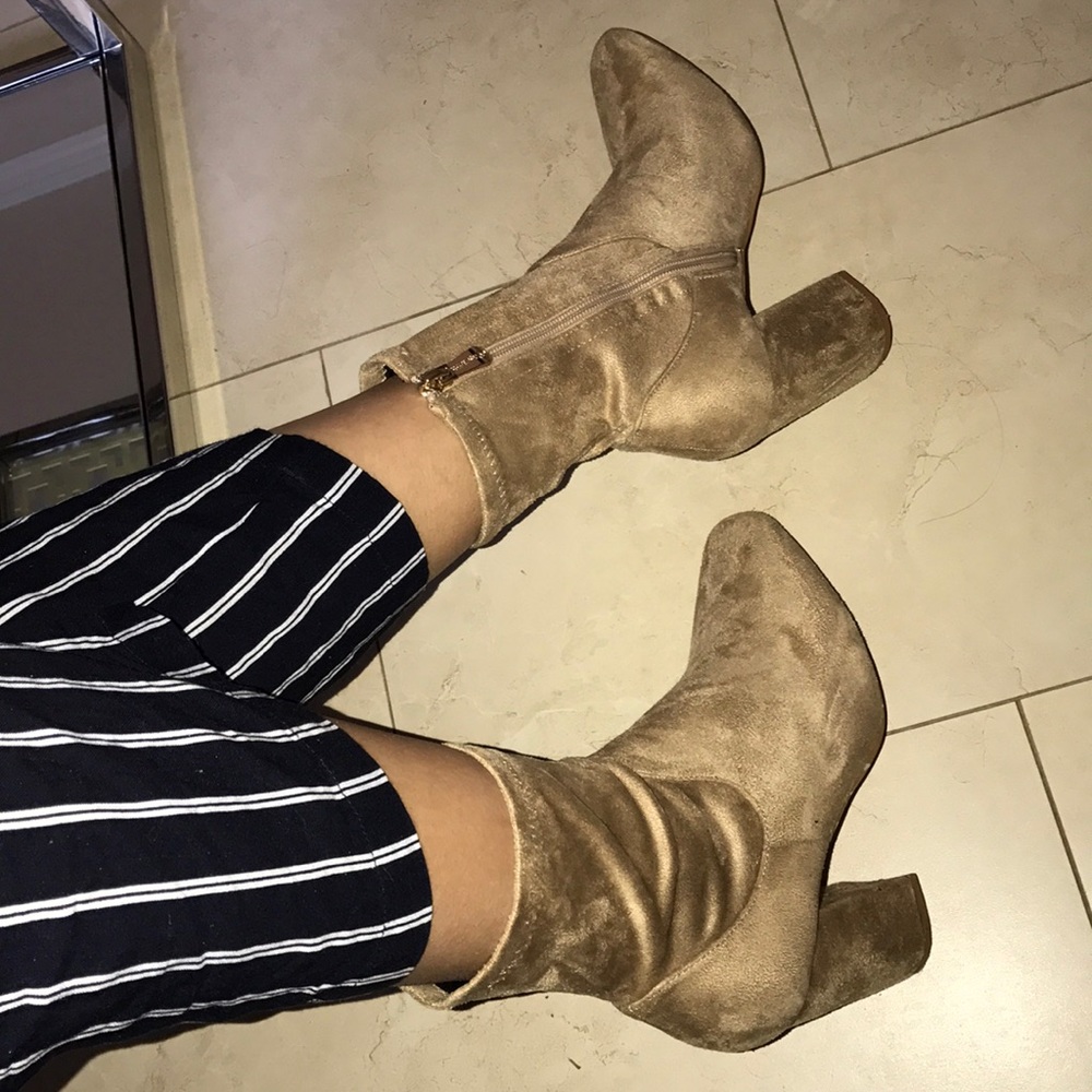 👢