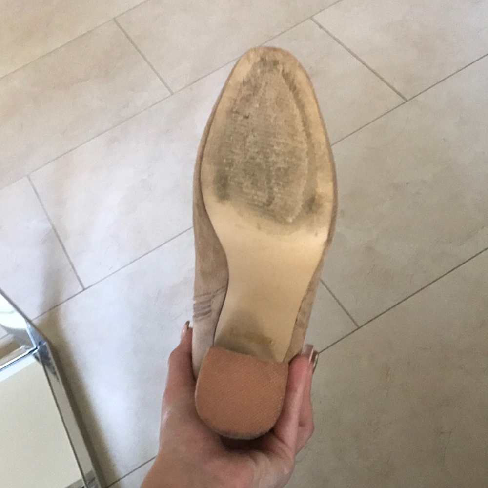 👢 - Picture 2 of 3