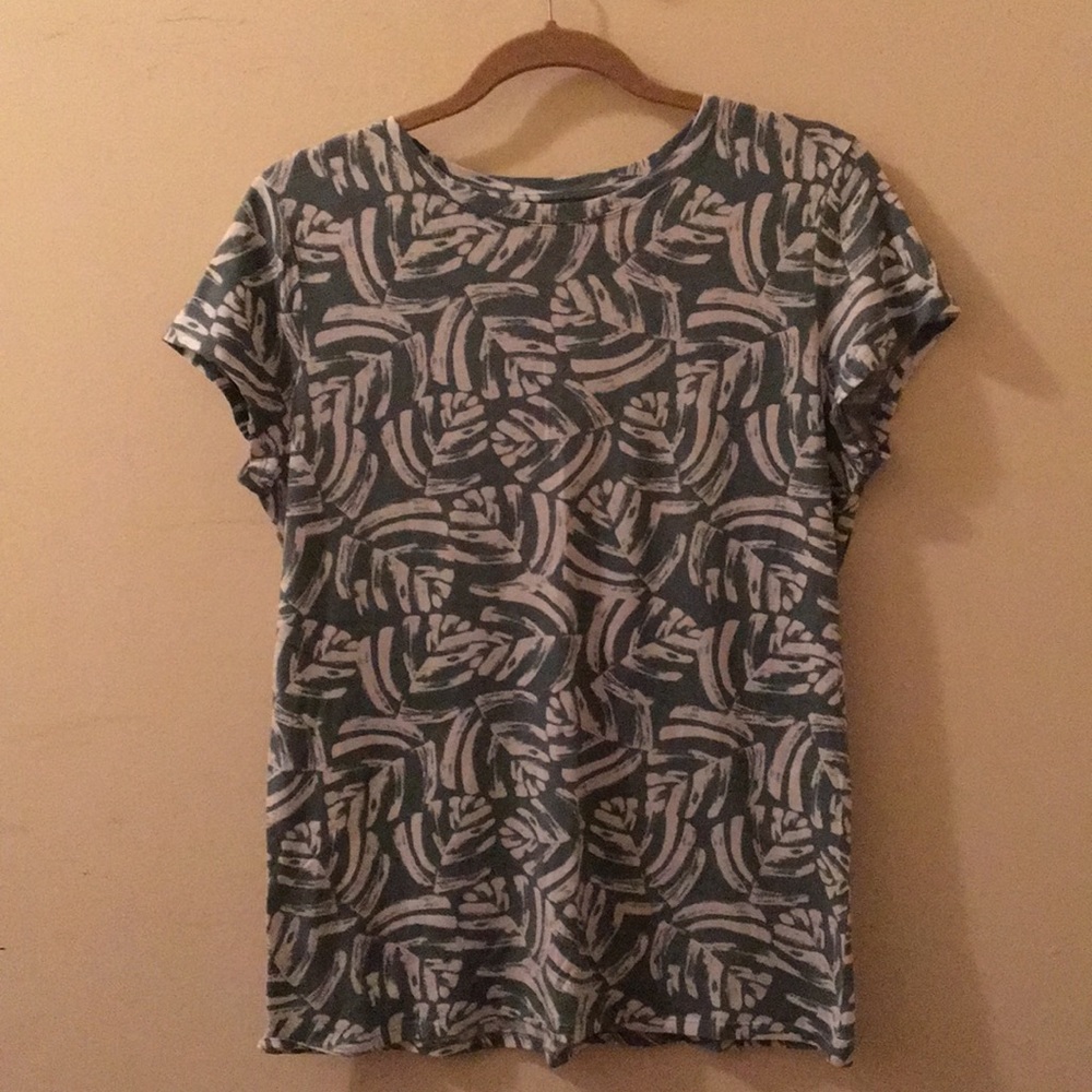 LOFT leaf design top