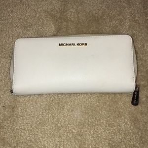 MICHAEL KORS JET SET CONTINENTAL TRAVEL WALLET