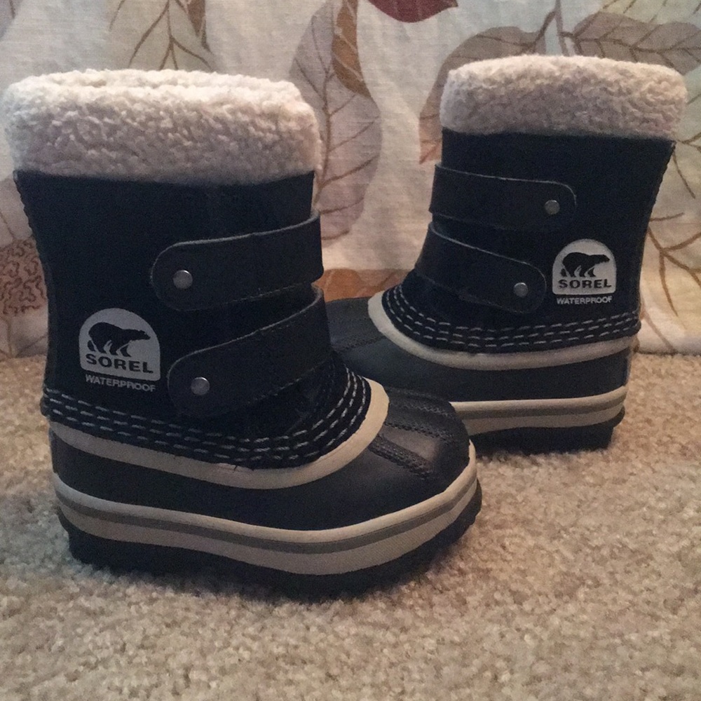 Sorel waterproof boots toddler size 4