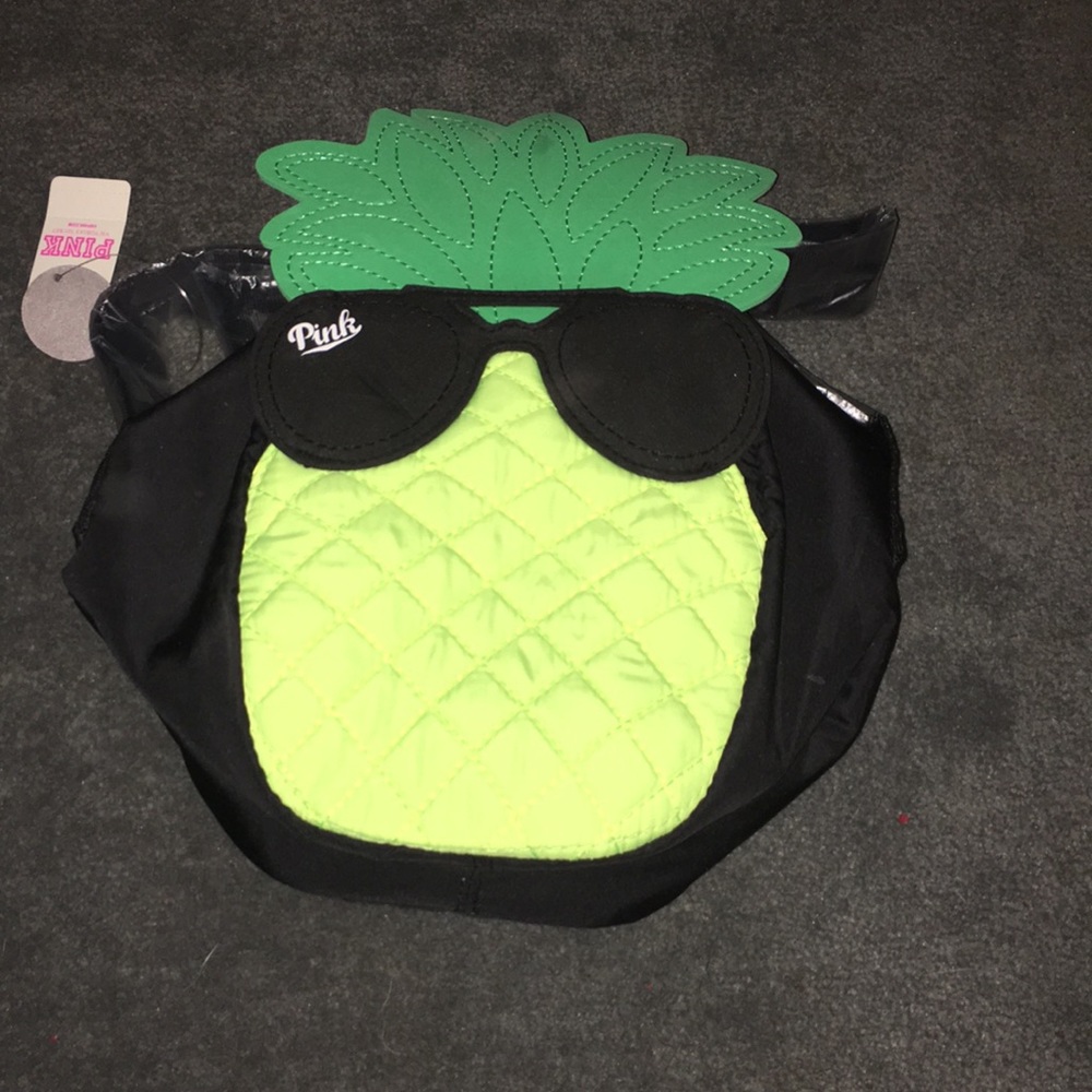 VS PINK small cooler