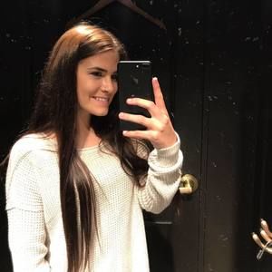 Meet your Posher, Corina