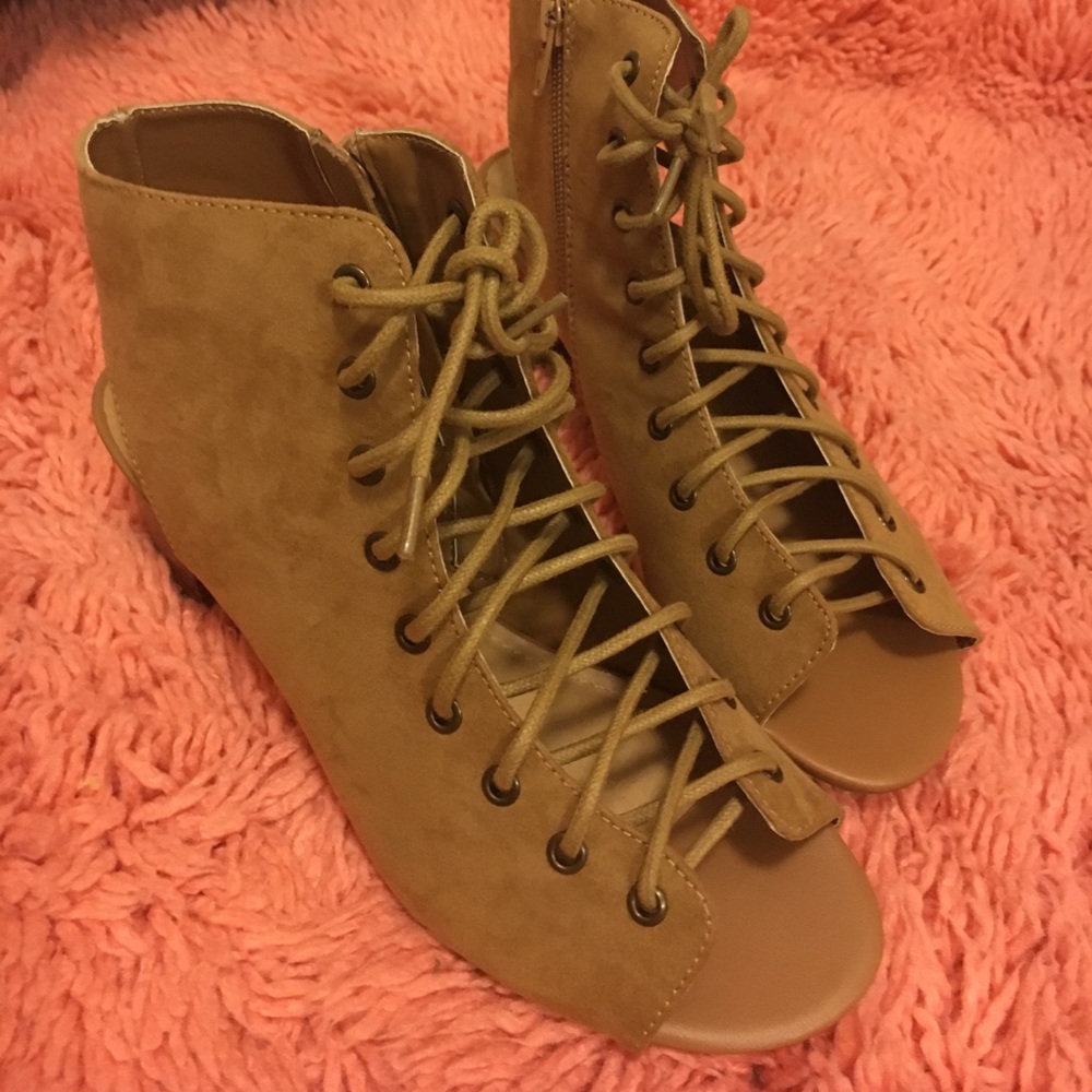 Lace up booties!!