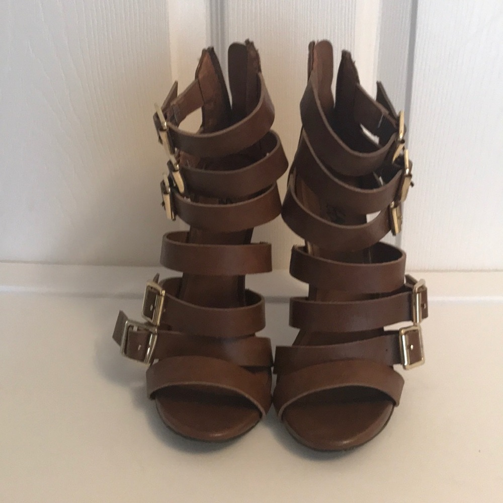 Mossimo buckle belt high heels
