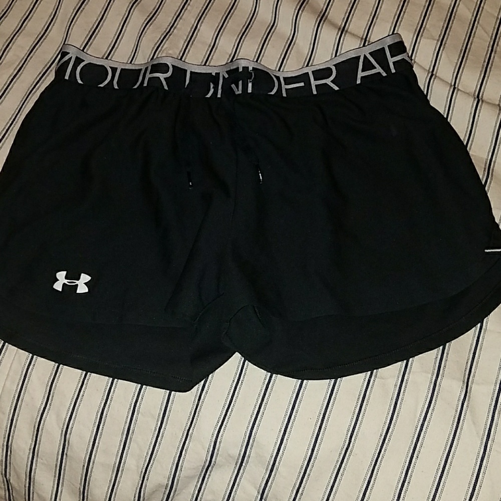 Ladies medium under armour shorts