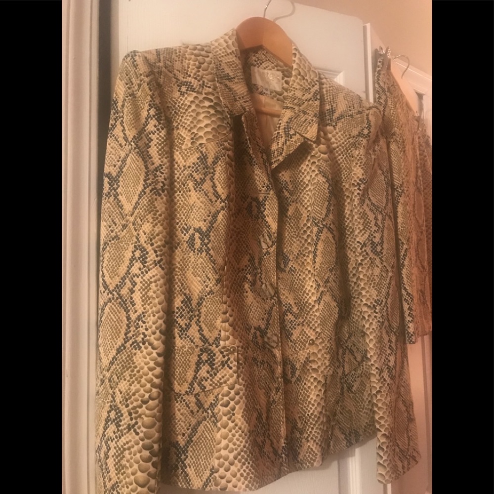 Snake 🐍 skin skirt suit size 12