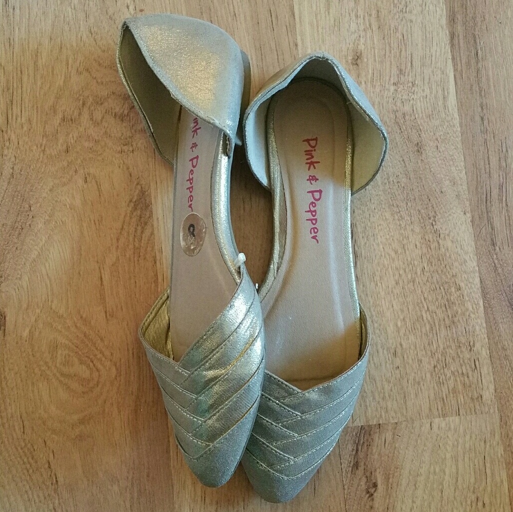 Pink and Peppper, golden flat