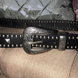 Urban Outfitters Accessories - URBAN OUTFITTERS BELT NWOT Urban Outfitters Accessories - URBAN OUTFITTERS BELT NWOT
