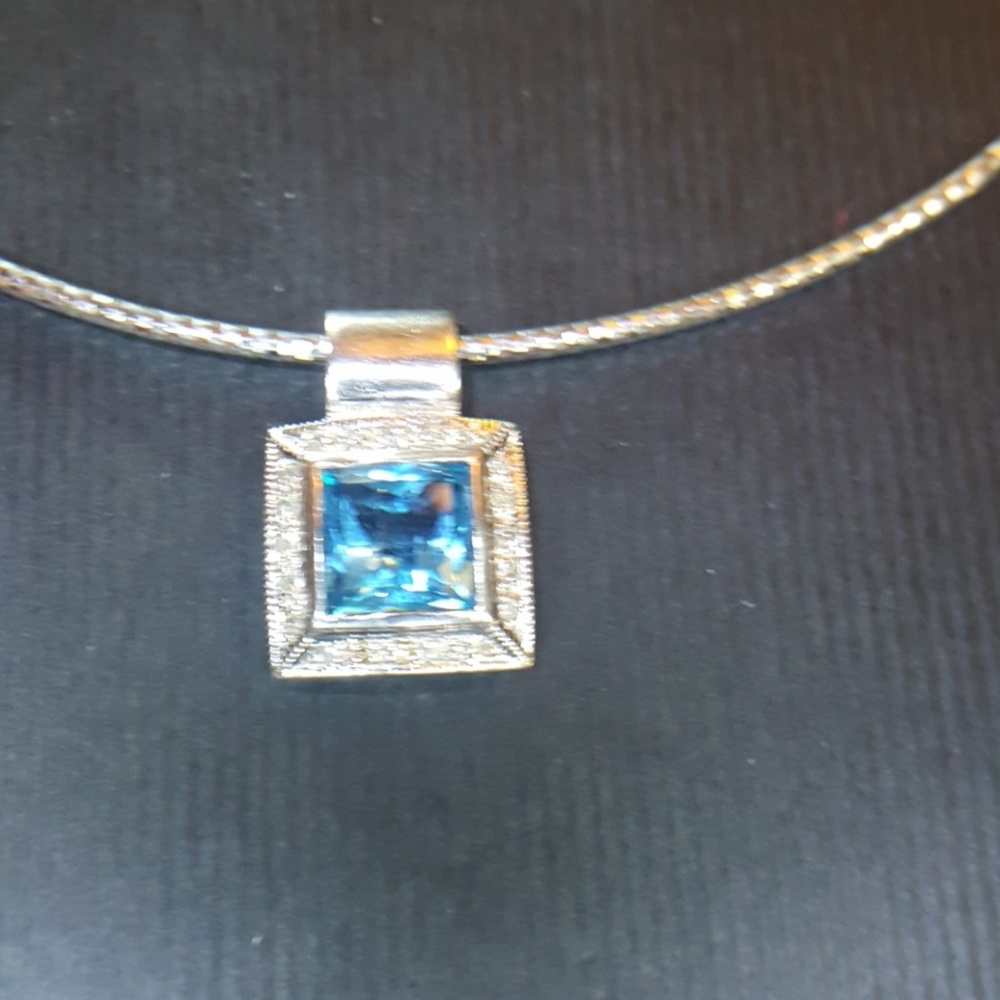 Gorgeous 14k white gold blue topaz