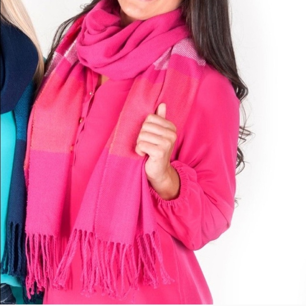🎉 Pink Scarf