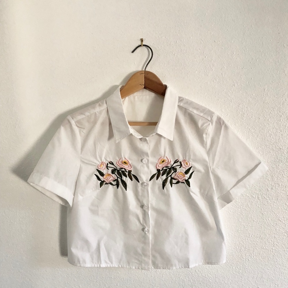 ➰ Shein Embroidered Crop Top