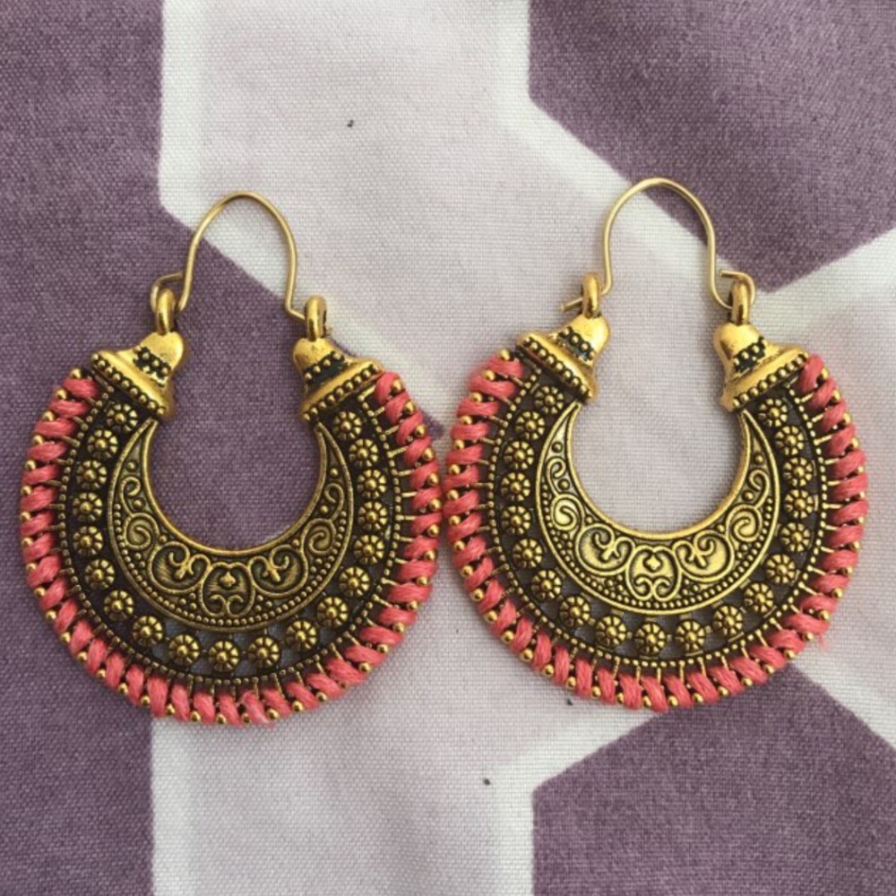 Antique-Style Gold-Tone Braided Loop Earrings NWT - Picture 6 of 8