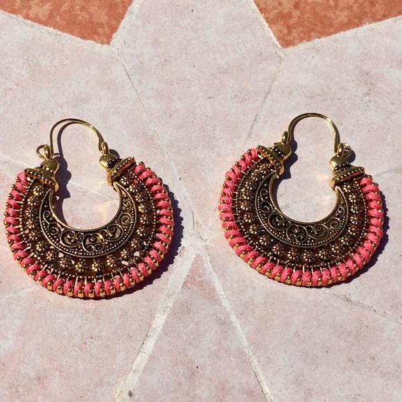 Antique-Style Gold-Tone Braided Loop Earrings NWT - Picture 5 of 8