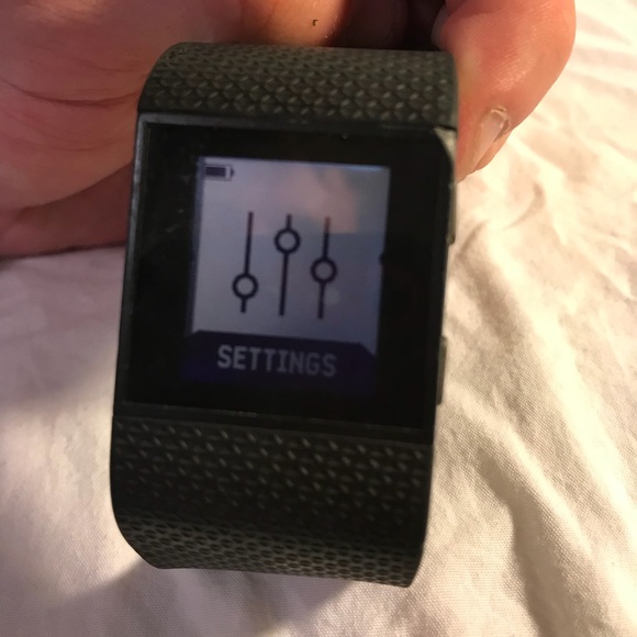 Fitbit surge SOLD - Picture 2 of 5