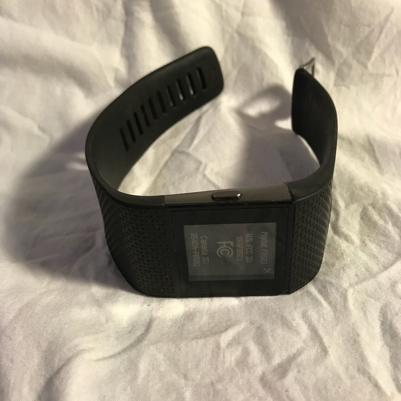 Fitbit surge SOLD - Picture 3 of 5