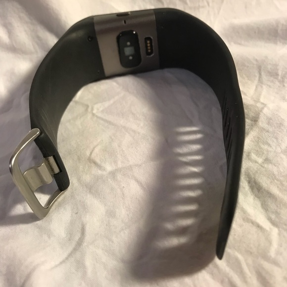Fitbit surge SOLD - Picture 4 of 5