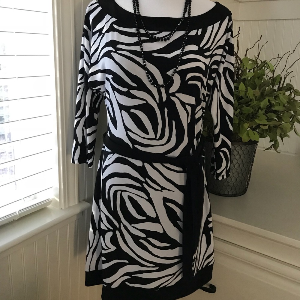 White House Black Market Tunic