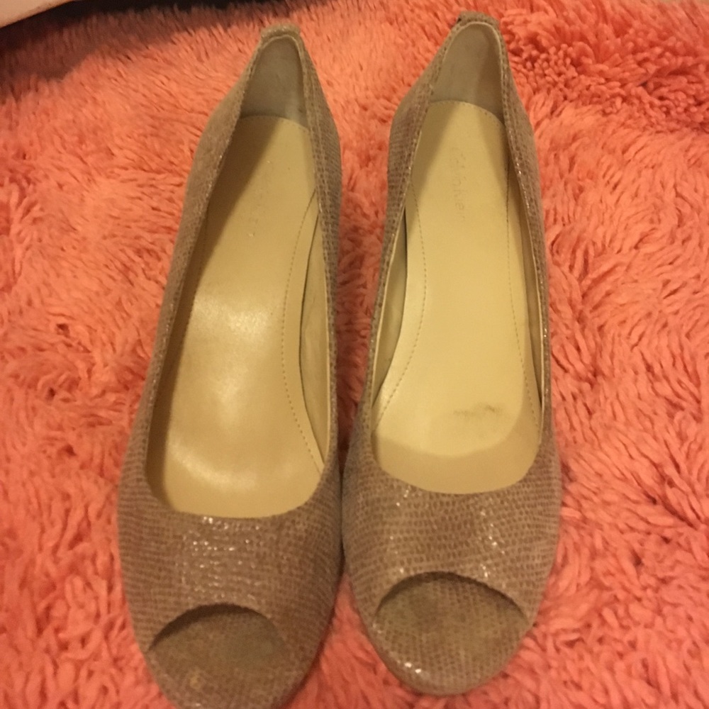 Faux Neutral Reptile Peep-toe