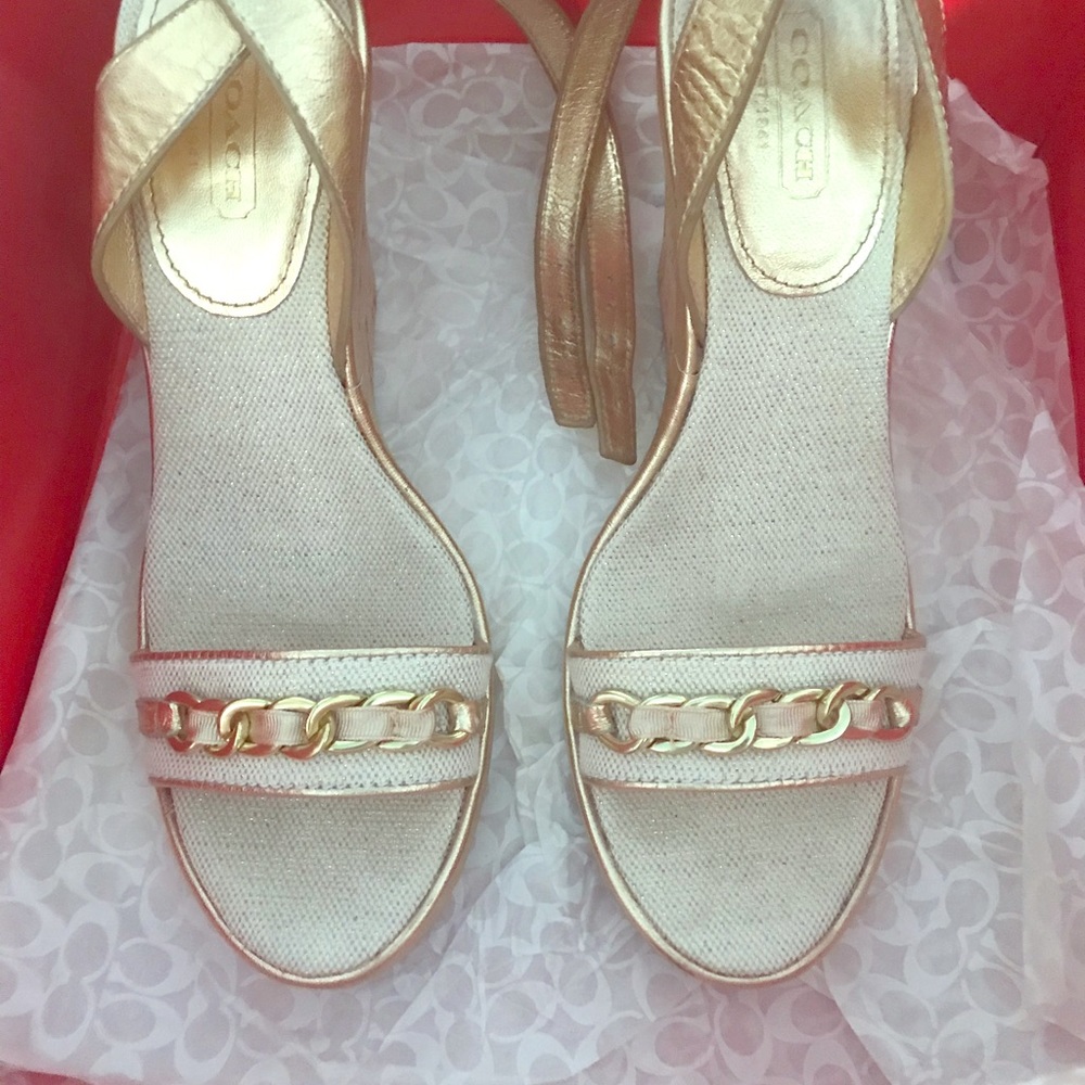 🥳SOLD 🥳🥳Coach Gold chain Sandals 6.5/7 Narrow