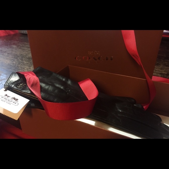 COACH BLACK GLOVES - Picture 2 of 8