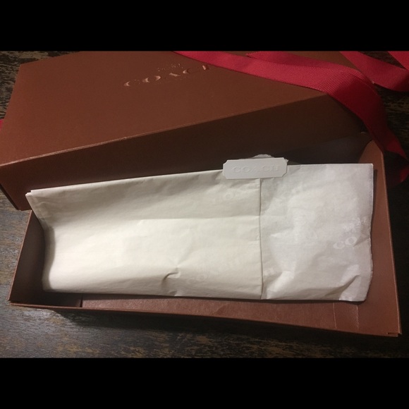 COACH BLACK GLOVES - Picture 6 of 8