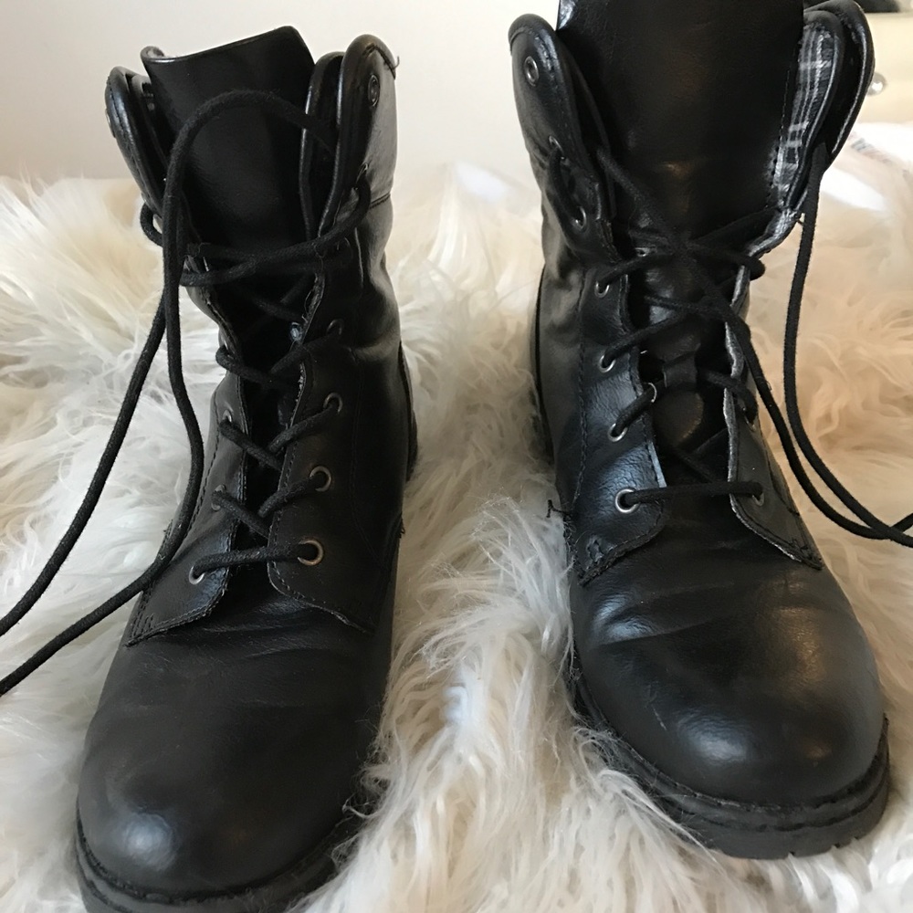 Black boots