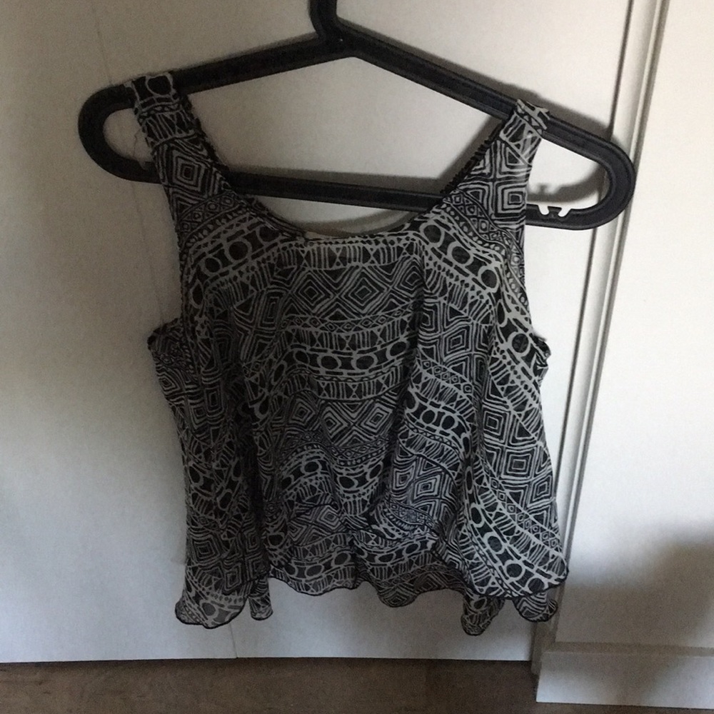 Super cute tribal print tank. Size small.