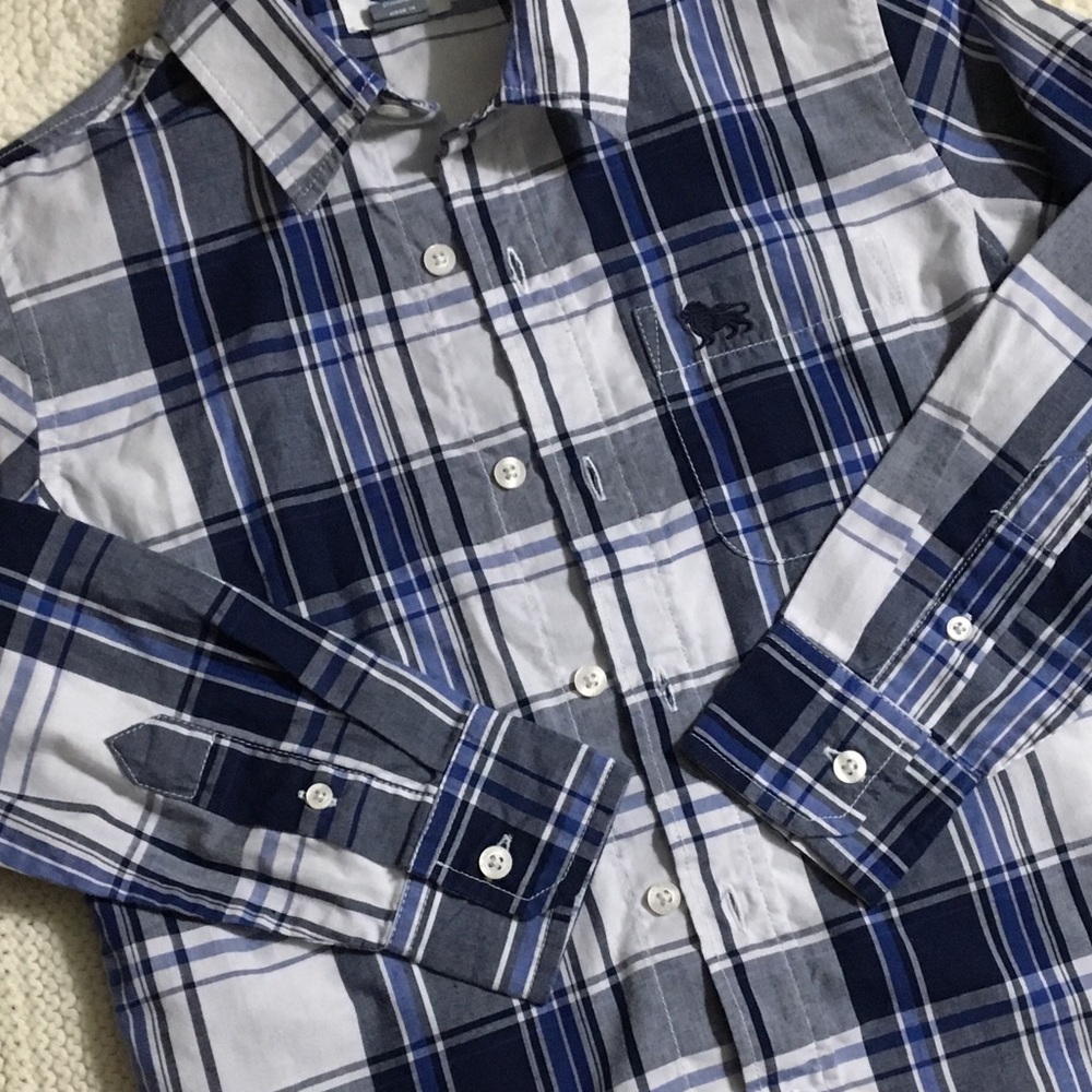 ♥️Old Navy Button Down Plaid Shirt