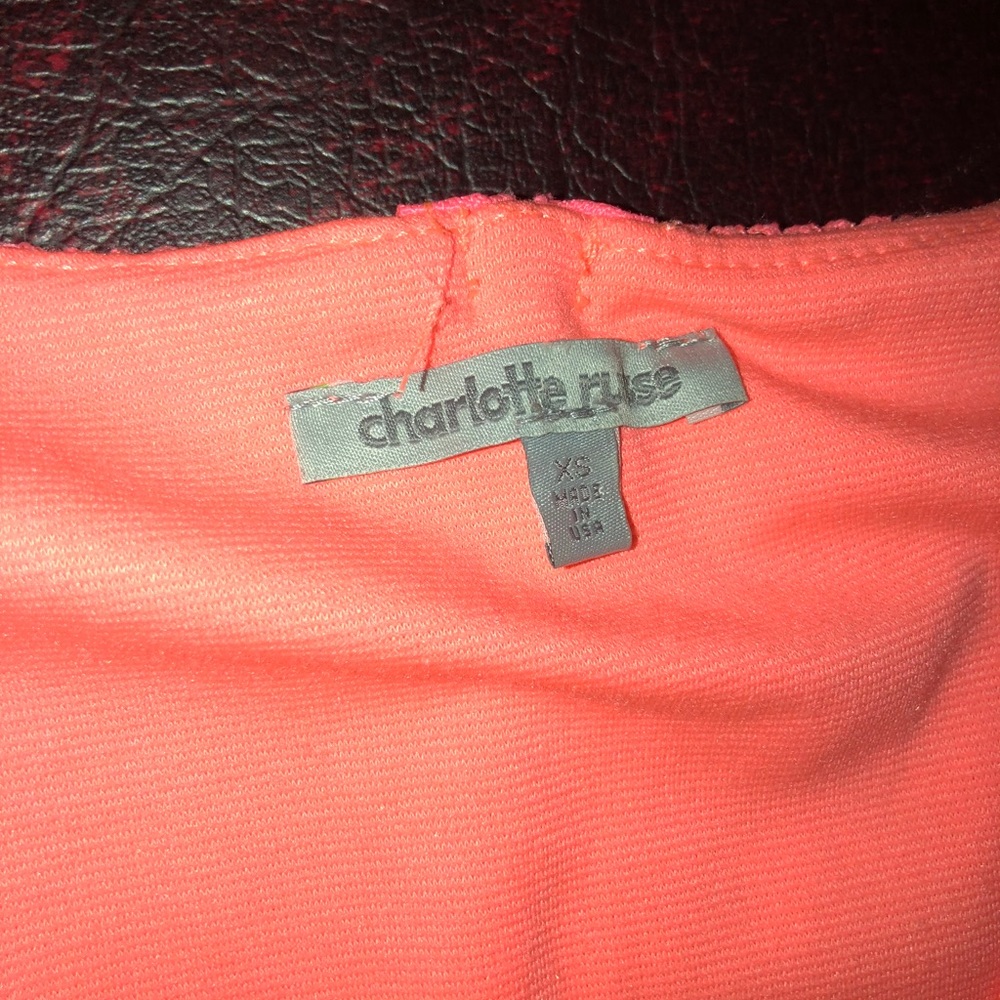 CHAROLETTE RUSSE PINK TOP SIZE EXTRA SMALL - Picture 2 of 3
