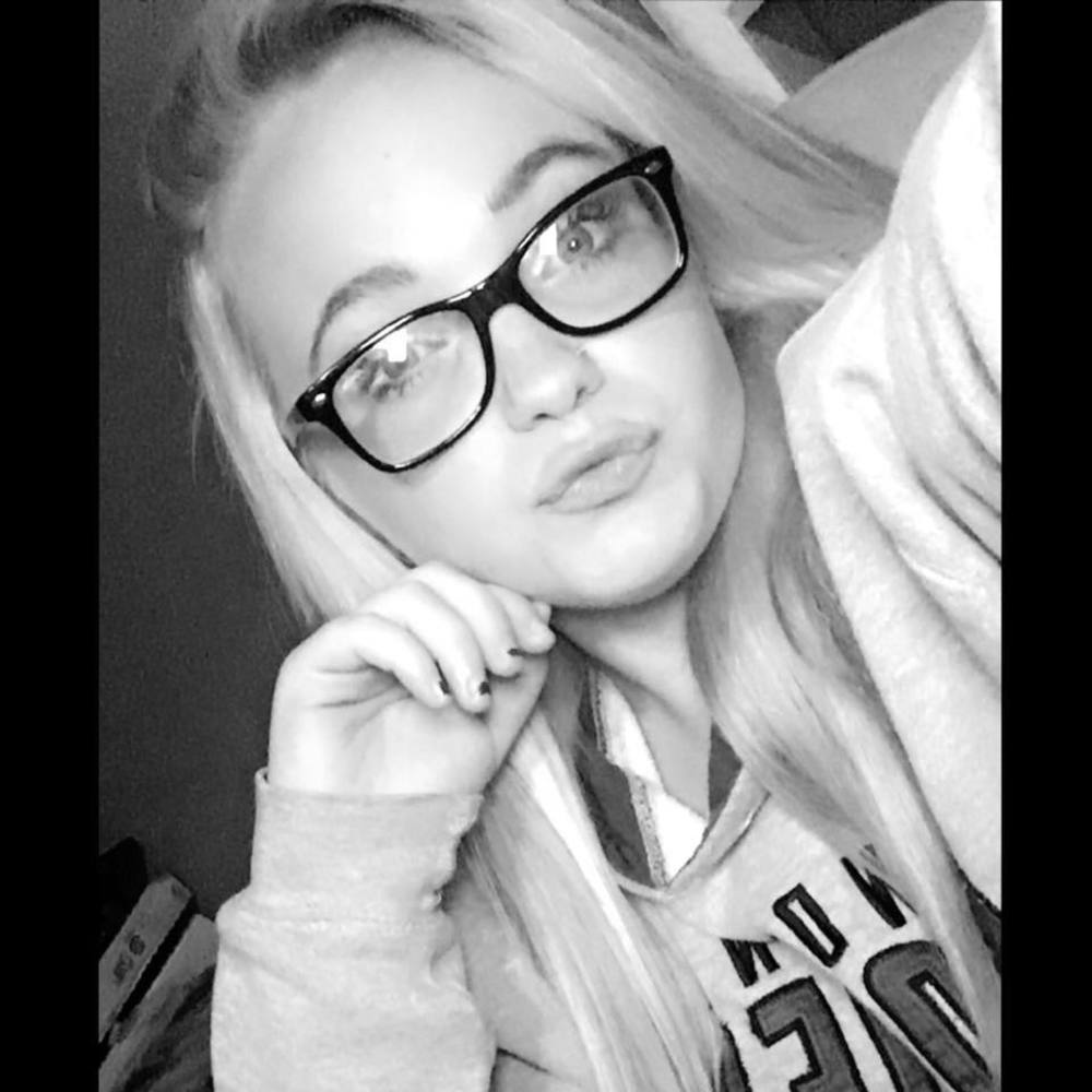 Meet your Posher, Kaylie