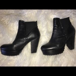 Black boots , Steve Madden