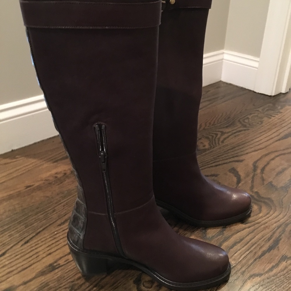 Riding boots never worn in original al box