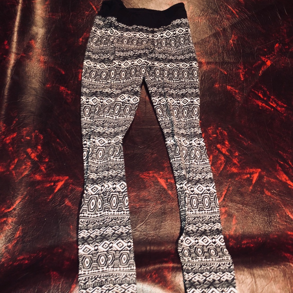 LOVE PINK LEGGINGS SIZE SMALL