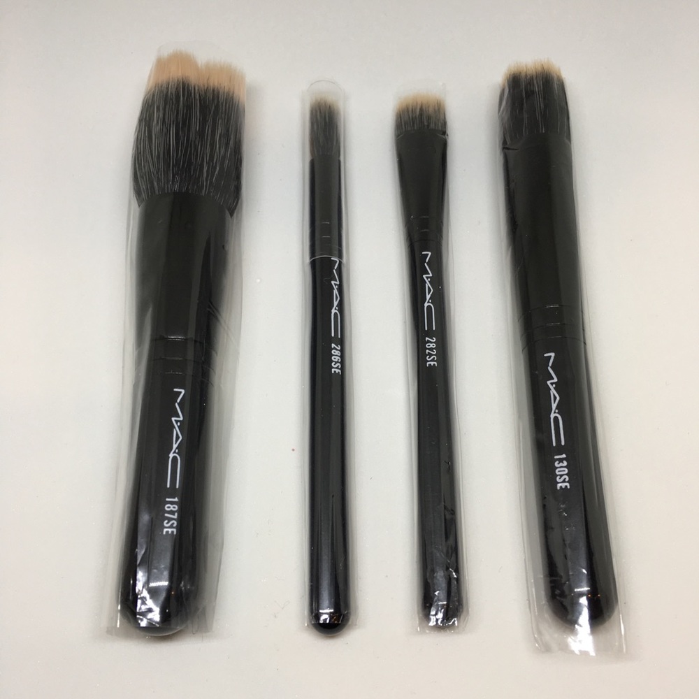 MAC Perfectly Plush Mineralize Brush Kit