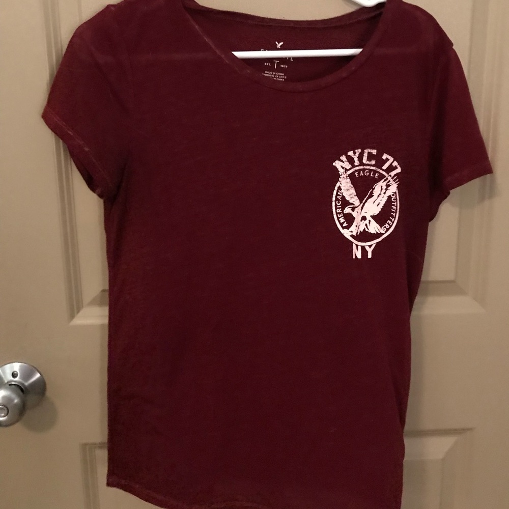 Maroon american eagle shirt