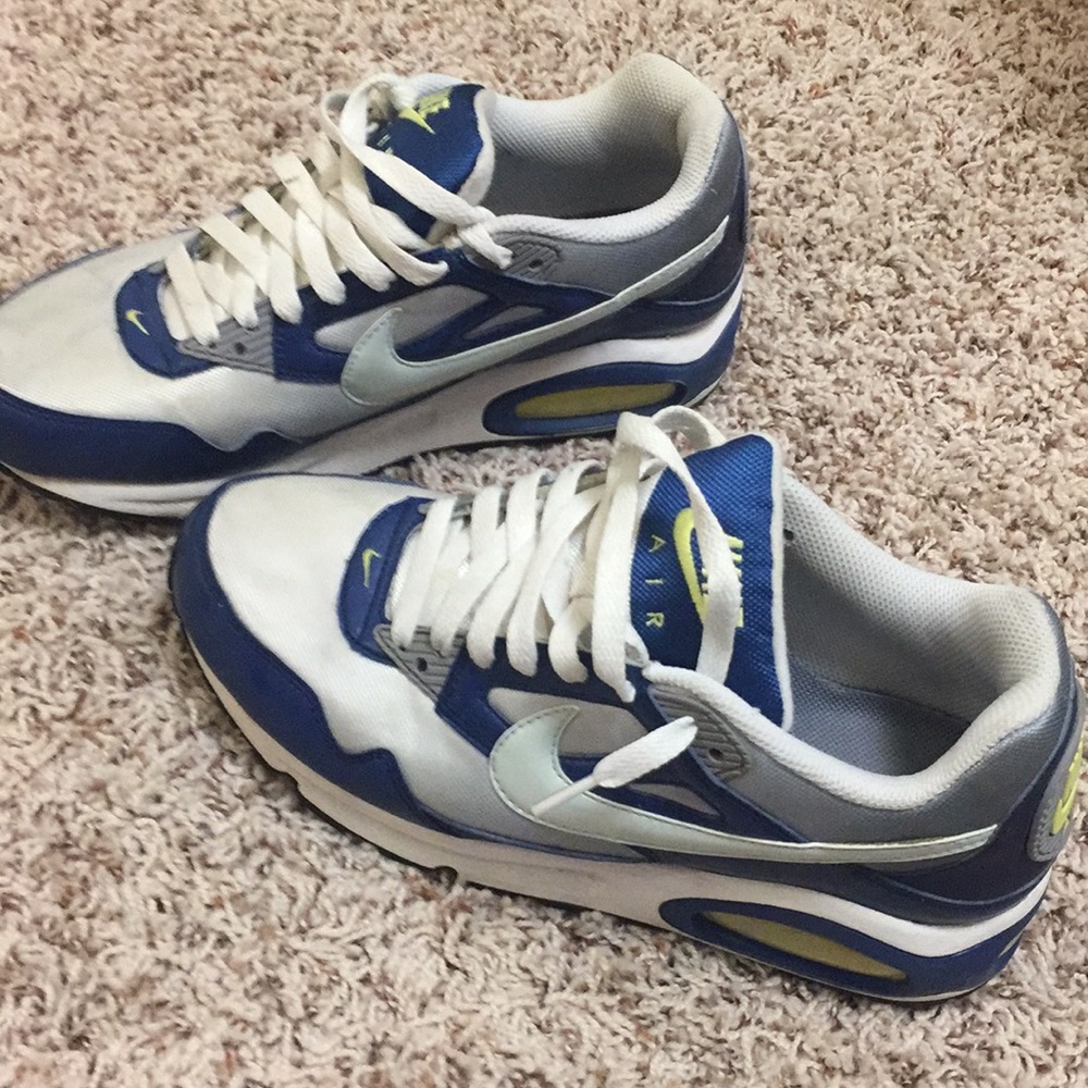EUC Nike sneakers